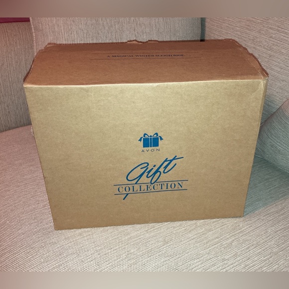 VINTAGE AVON “A MAGICAL WINTER SLEIGH RIDE” - Picture 8 of 16